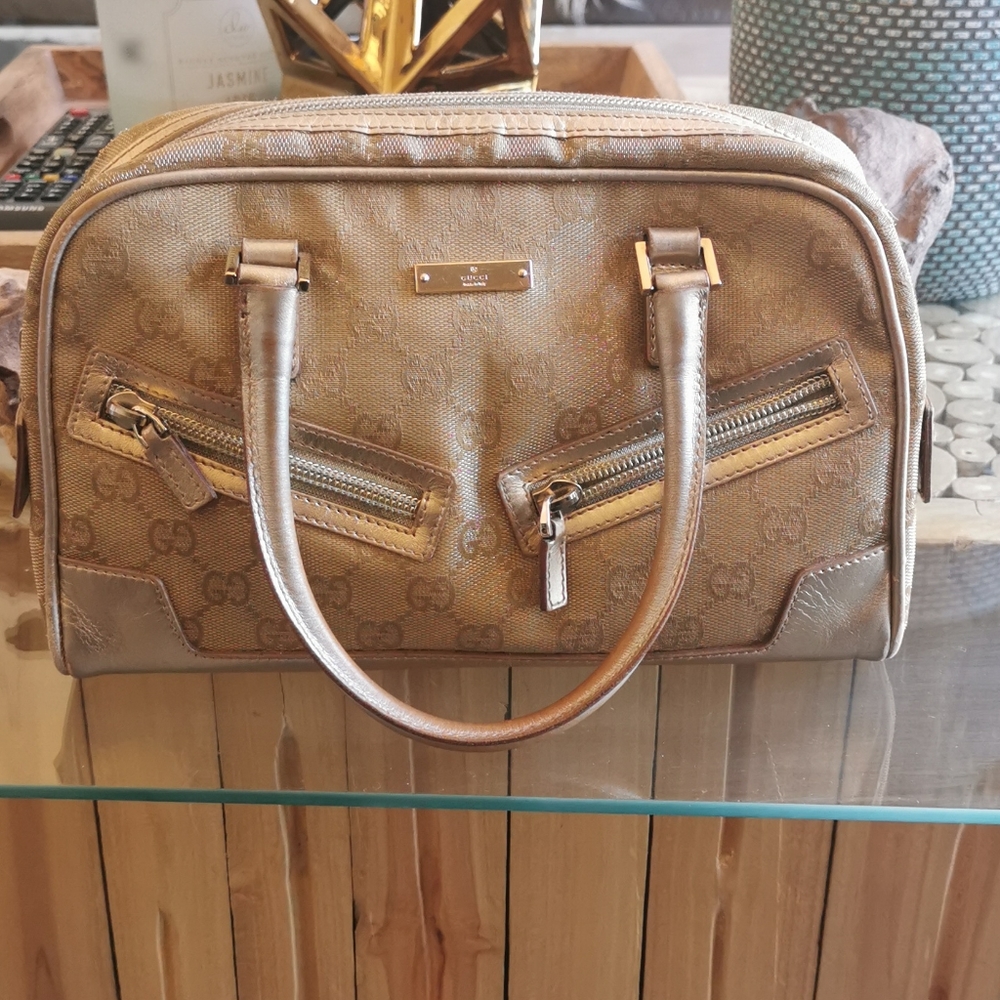 💯 authentic Mini Gucci handbag